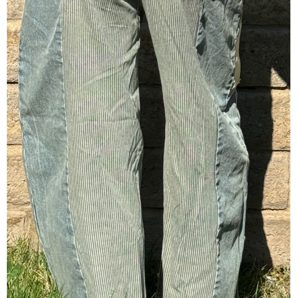 Patchwork Wide-Leg Jeans in Light Blue and Cream - Picture 3 of 14